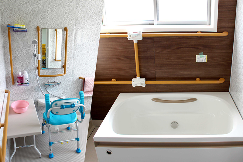 浴室も安全に配慮しています。